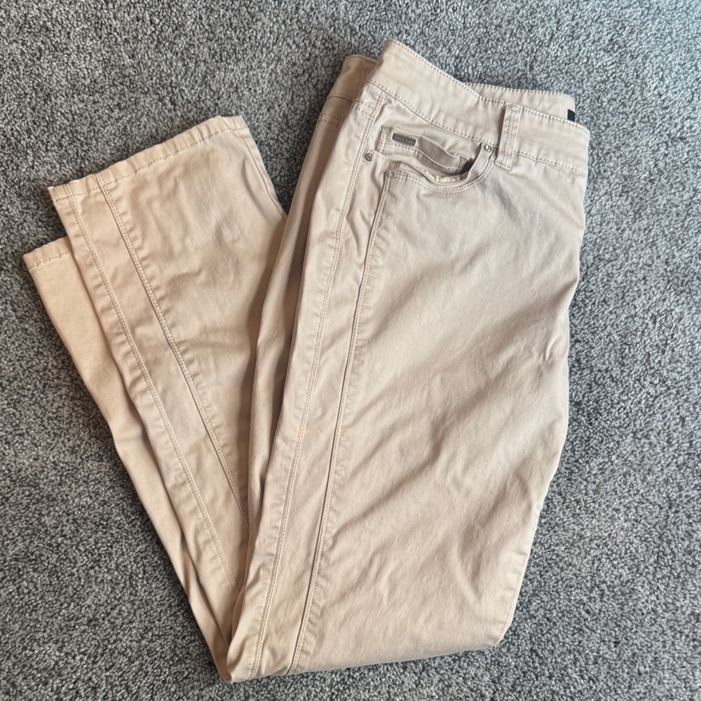 White House Black Market Cream Tan  Slim Ankle Pants